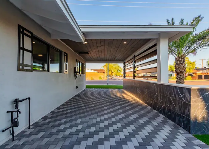 Holiday home The Kensington Custom Retreat *