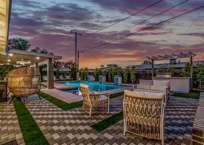 The Kensington Custom Retreat *