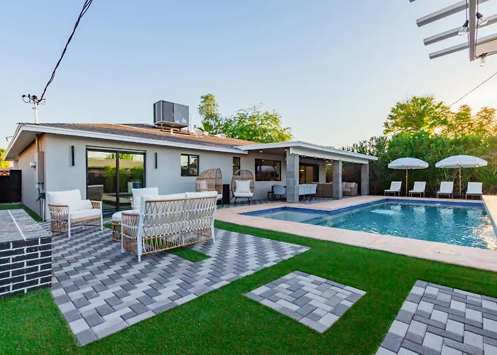 The Kensington Custom Retreat