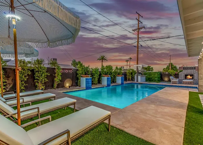 The Kensington Custom Retreat Holiday home *