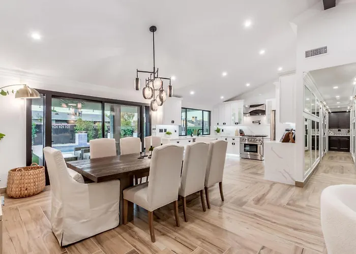 The Kensington Custom Retreat Holiday home *