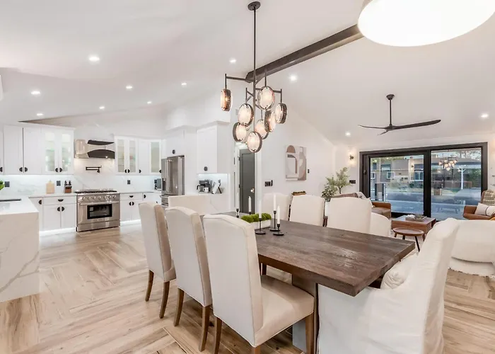The Kensington Custom Retreat Holiday home *