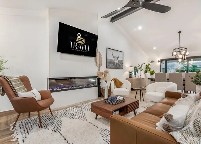 The Kensington Custom Retreat *
