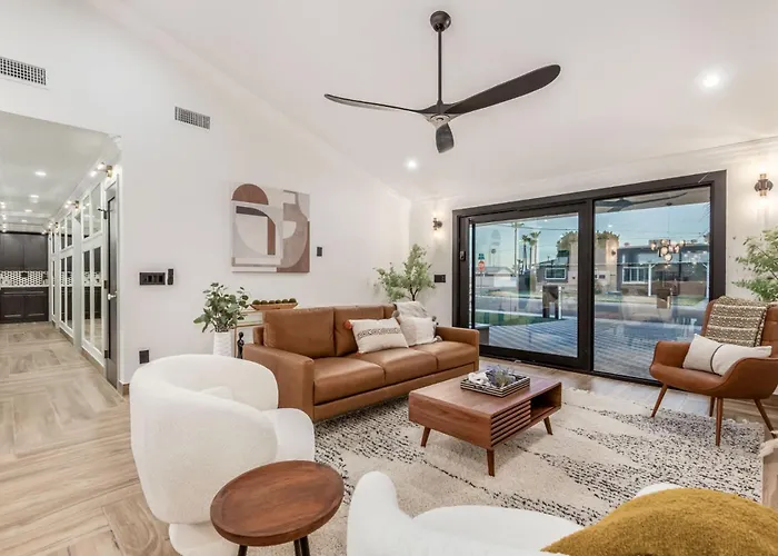 The Kensington Custom Retreat